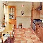 Beautiful Rafaella, Walk Distance To Beaches Сasa de vacaciones