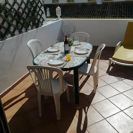 Beautiful Rafaella, Walk Distance To Beaches Tatil Evi