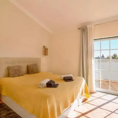 Semesterbostad Beautiful Rafaella, Walk Distance To Beaches Albufeira