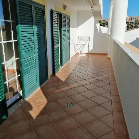 Beautiful Rafaella, Walk Distance To Beaches