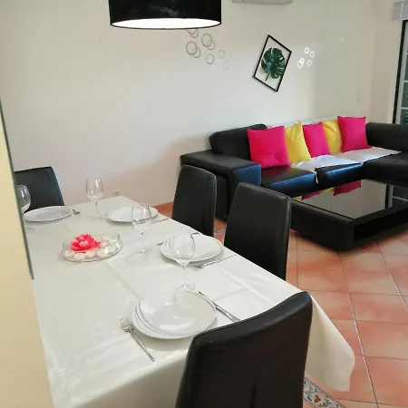 Beautiful Rafaella, Walk Distance To Beaches Semesterbostad Albufeira