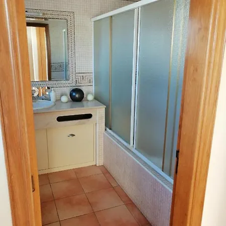 Beautiful Rafaella, Walk Distance To Beaches