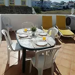 Beautiful Rafaella, Walk Distance To Beaches Albufeira