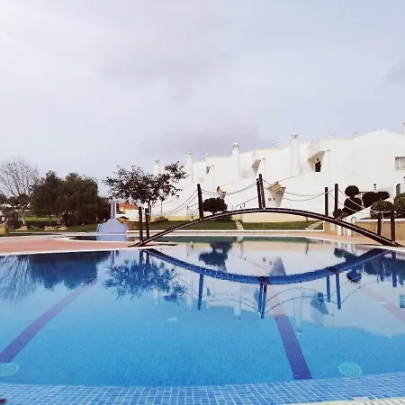 Σπίτι διακοπών Beautiful Rafaella, Walk Distance To Beaches