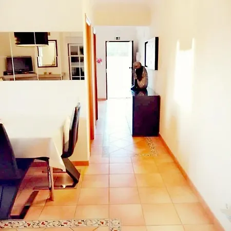 Beautiful Rafaella, Walk Distance To Beaches Ferienhaus